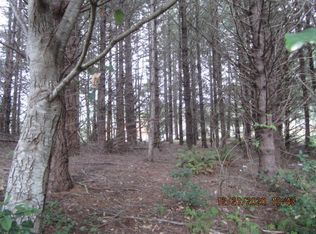 31 Lariat Ct, Whitethorn, CA 95589