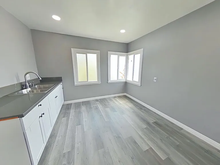 1119 N Mayfield Ave — Photo 11