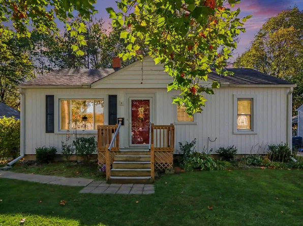 1019 Clover St, Kalamazoo, MI 49008