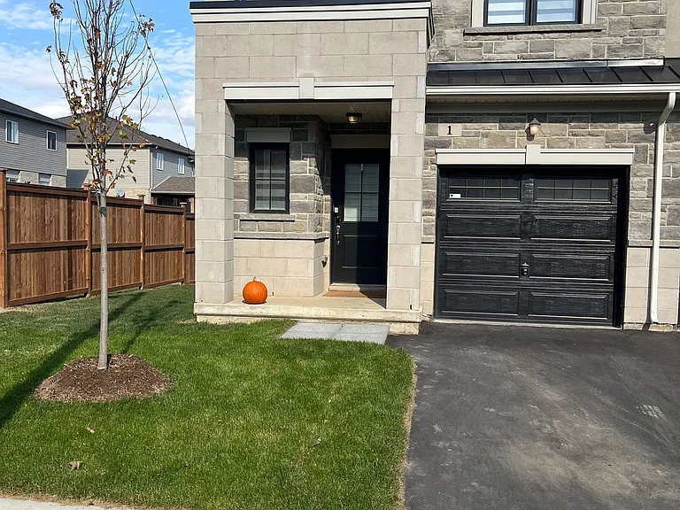 30 Mia Dr #1 — Photo 3