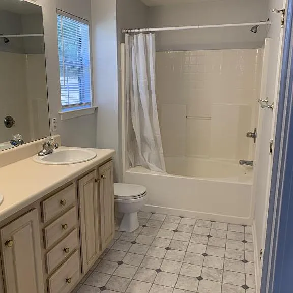 3236 Maplewood Dr — Photo 9