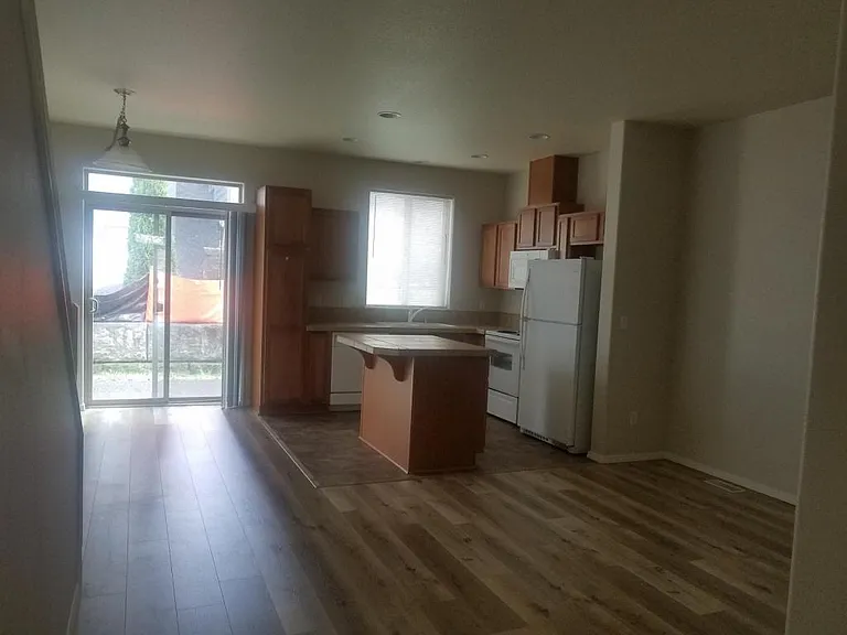 13007 NE 25th St — Photo 11