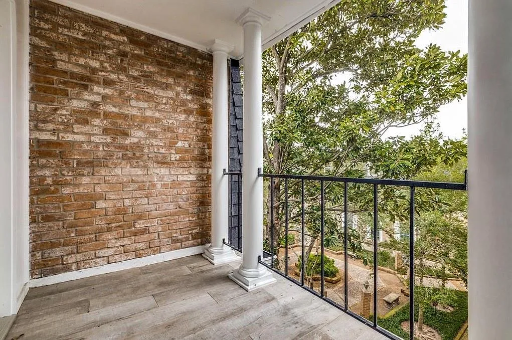 1 bed, 1.0 bath, 894 sqft, $1,875 — Photo 3