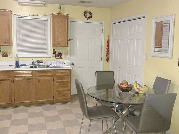 3rd image of 359-361 Turner St
