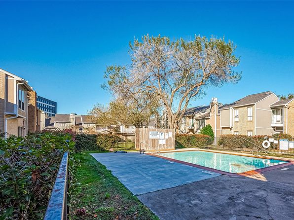 8267 Wednesbury Ln, Houston, TX 77074