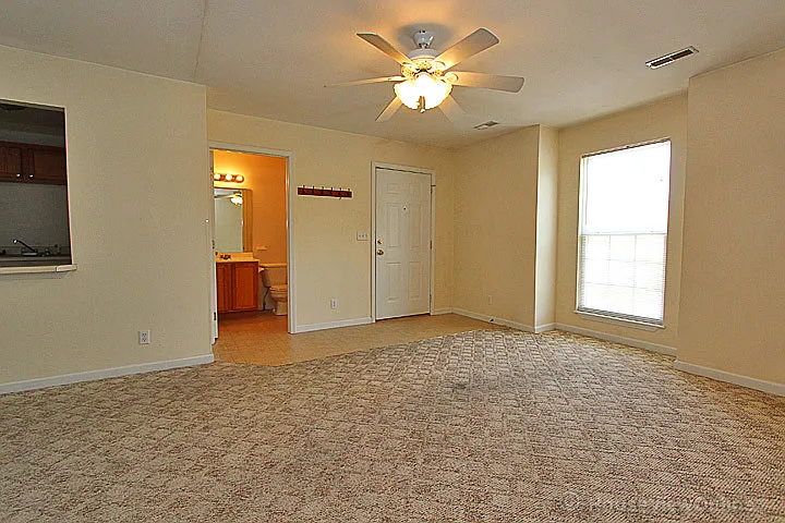 2831 Hemlock Ct — Photo 15