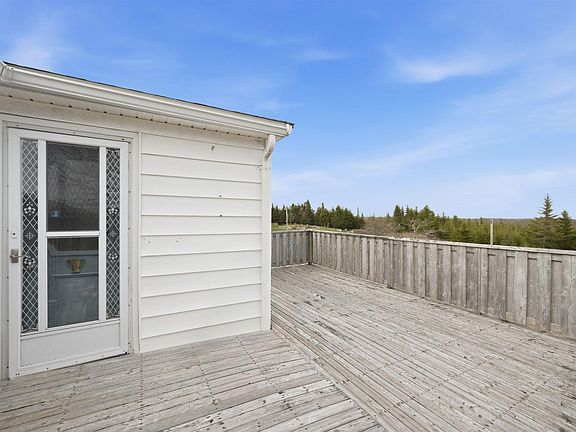 3rd image of 547 Little Harbour Rd