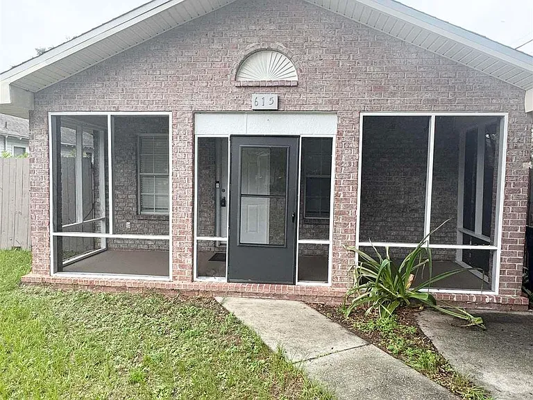 615 N A St — Photo 2
