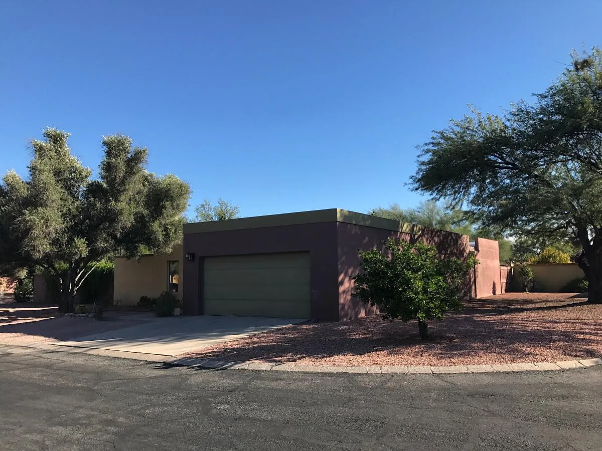4 bed, 2.5 bath, 2200 sqft, $2,600 — Photo 1