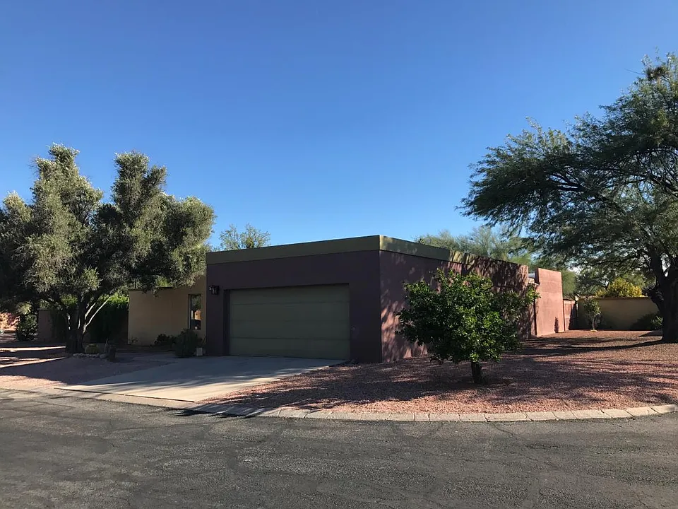 2560 N Water Pl