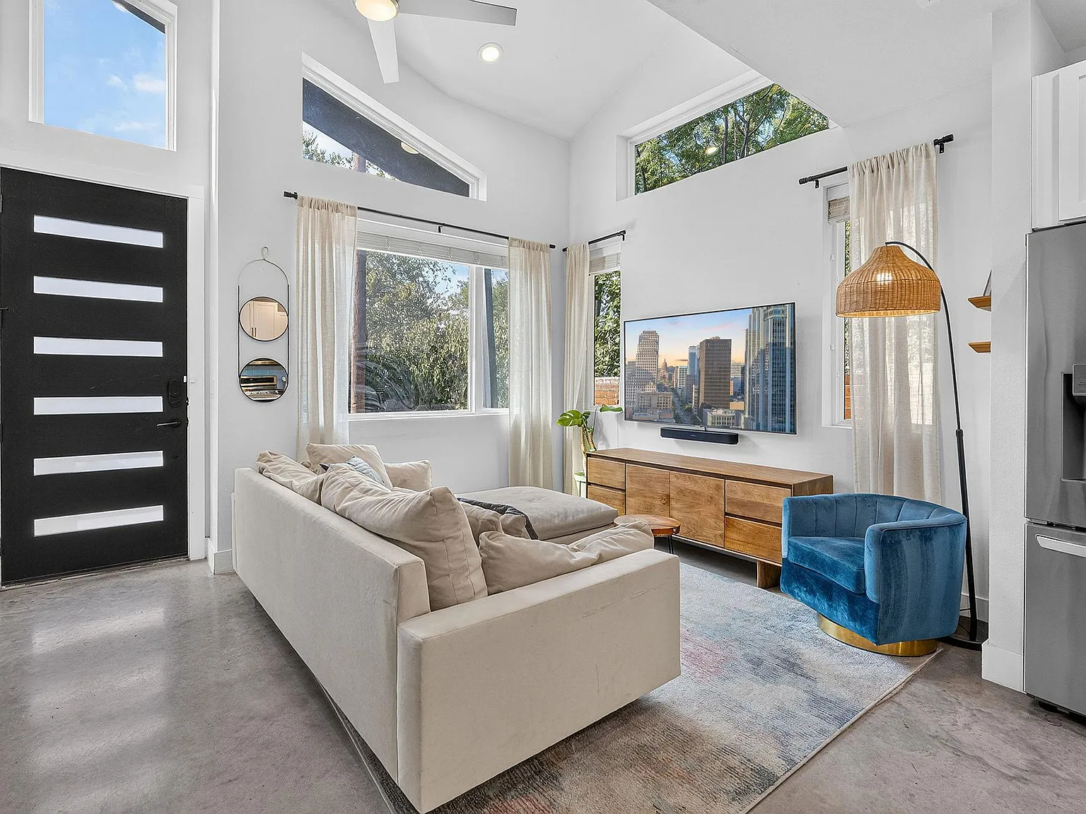 2 bed, 2.5 bath, 961 sqft, $3,000 — Photo 4