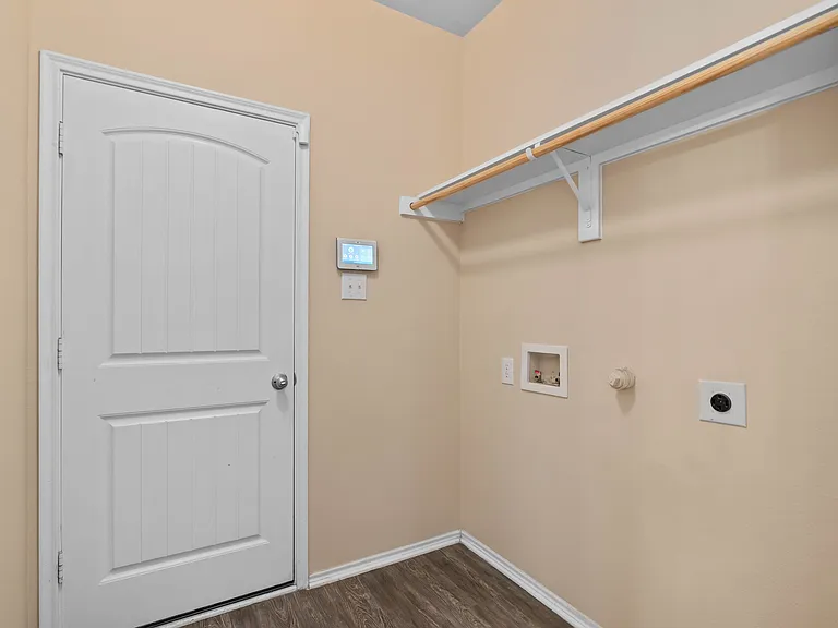 1313 Honeywood Ln — Photo 20