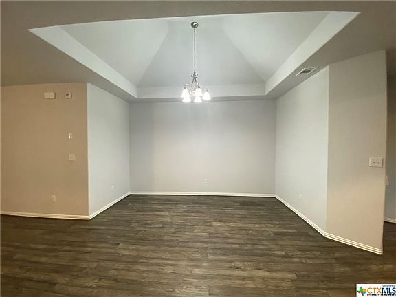 4th image of 497 Esperanza Dr