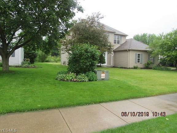 2nd image of 27049 Glenside Ln