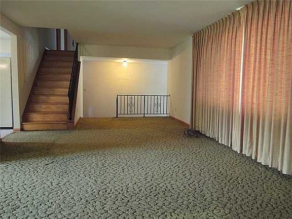 4th image of 83 Seabrook Dr