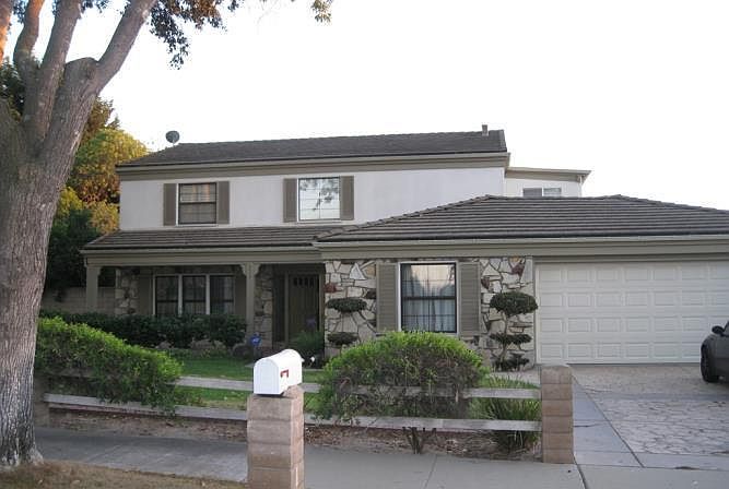 1st image of 330 Foxenwood Dr