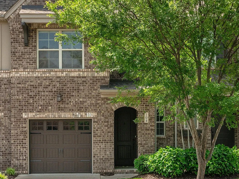 104 Ambassador Private Cir