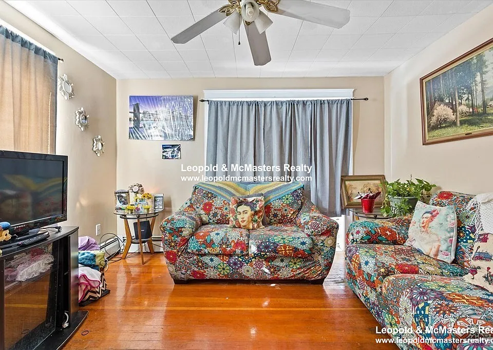 124 3rd St #2F