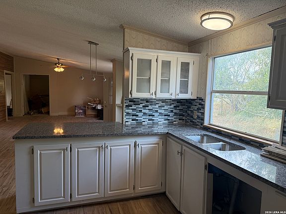 4th image of 102 DEWEY LN