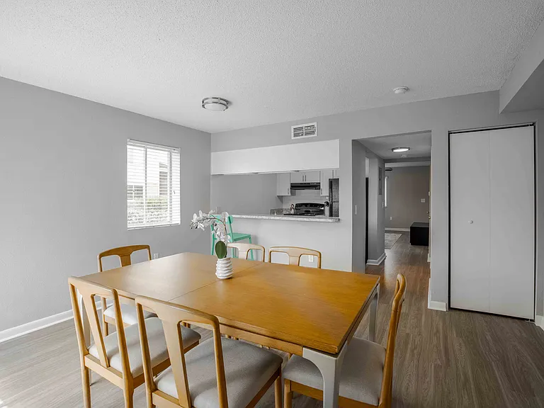 Mirador at Woodside — Photo 5