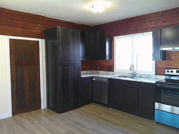 5th image of 207 Short St