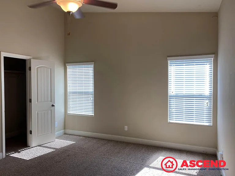 9403 Mountain Peak Ln — Photo 4