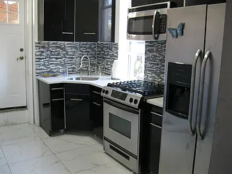 Rented by Franco Global Realty