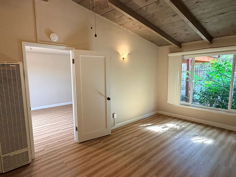 234 W Escalones — Photo 6