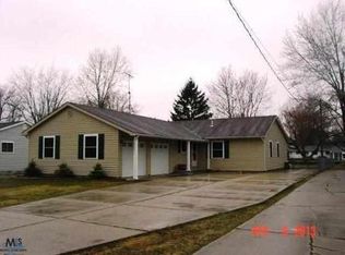5564 Pointe Dr, East China, MI