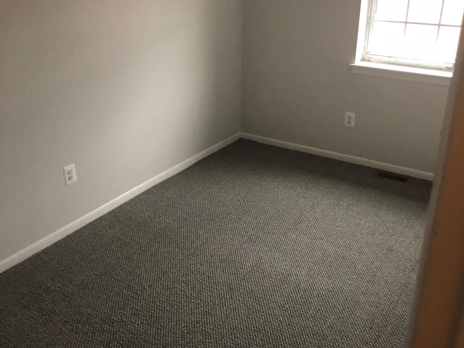 3 bed, 2.5 bath, 2376 sqft, $2,000 — Photo 4