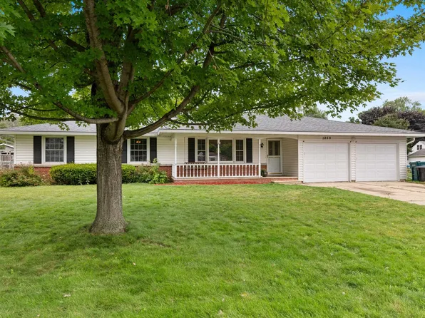 1852 Hazel Ct, Green Bay, WI 54303