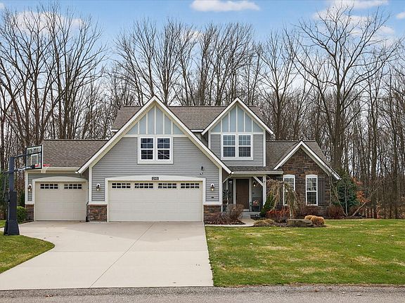 3rd image of 12951 Wildview Dr