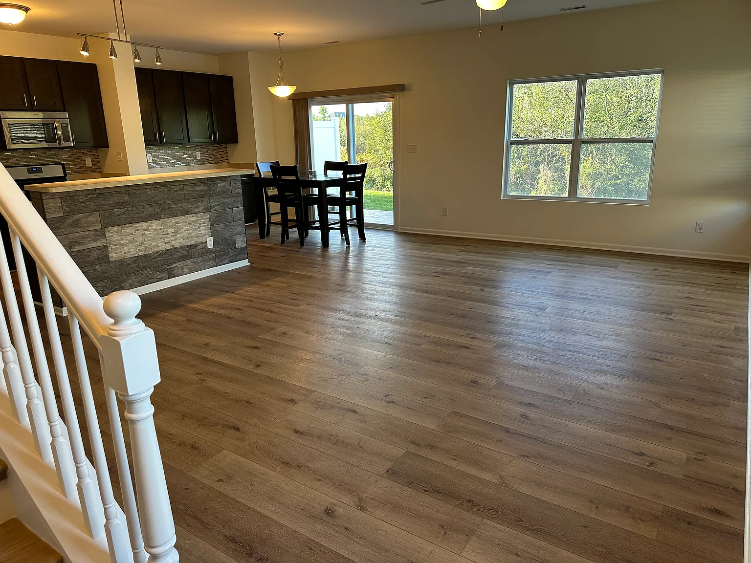 2 bed, 1.5 bath, 1620 sqft, $2,350 — Photo 4