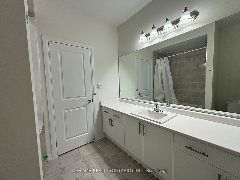 Richmond Hill Townhouse for rent - 4 Bedrooms — photo 12