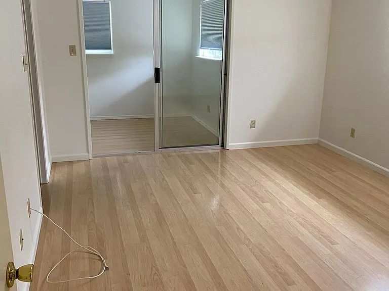 304 Edwards St — Photo 15