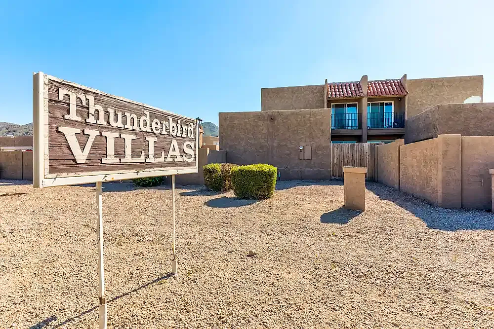 Thunderbird Villas — Photo 1