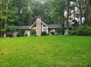 529 Lake Michele Ct, Stone Mountain, GA 30088