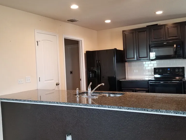 2401 Ranger Pass — Photo 5