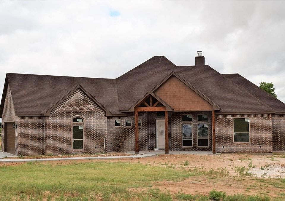 New construction on 2.260 acres in Brock ISD