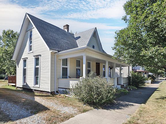 2nd image of 216 N Chillicothe St