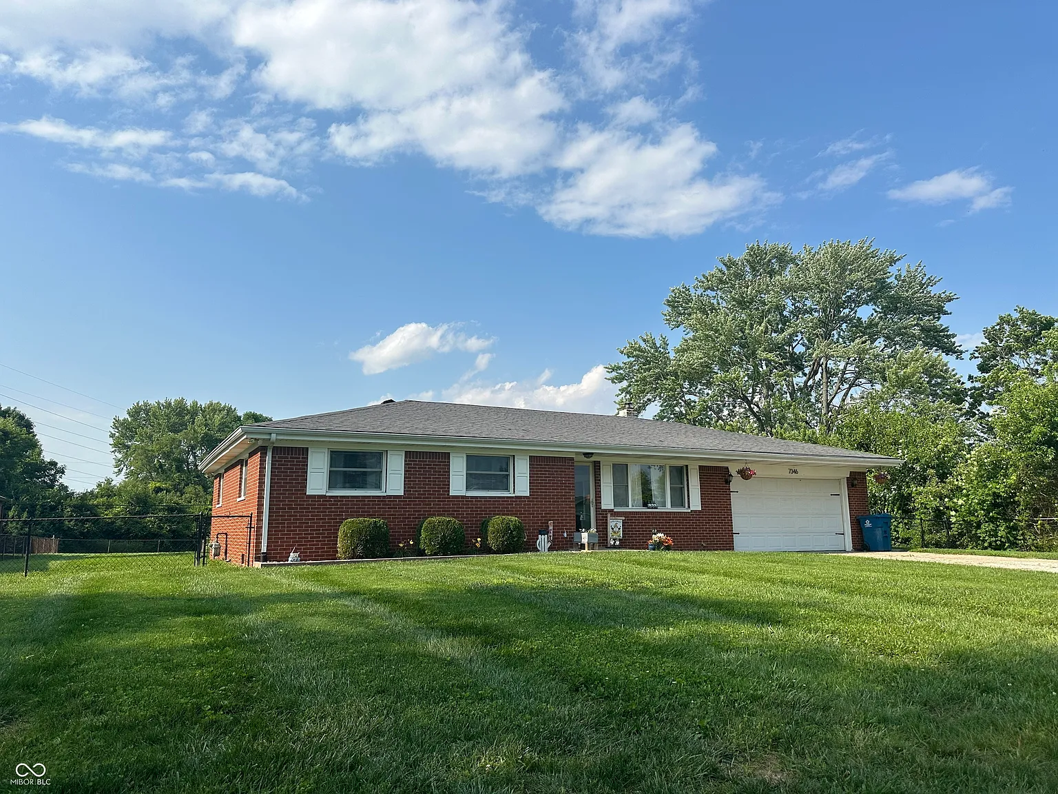 7346 E Buddy Ln photo 1