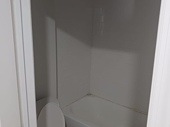 3rd image of 247 Grand St Floor 2