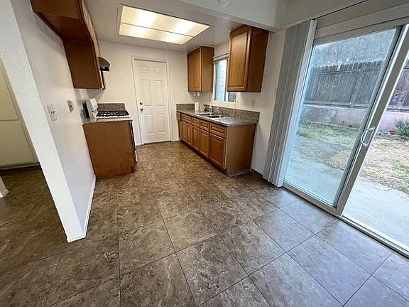 3rd image of 1555 E Fairfield Ct APT 3