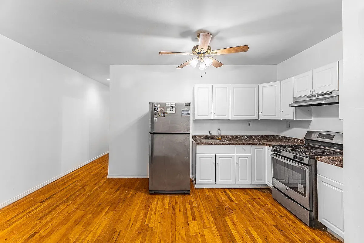 Building Photo - 434 Lexington Ave #2