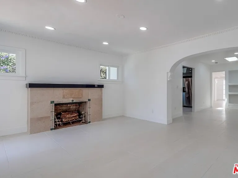 1318 S Longwood Ave — Photo 4