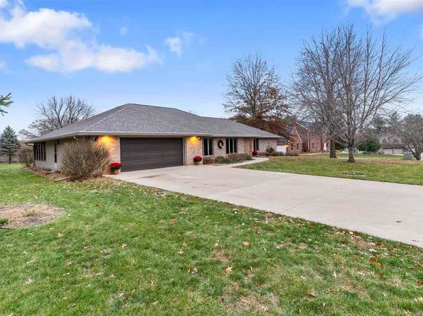 3350 Kenruth Cir NE, Iowa City, IA 52240