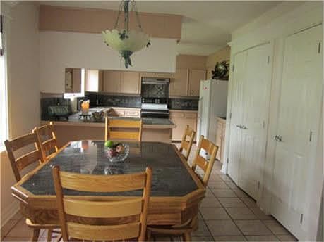 Spacious breakfast room.