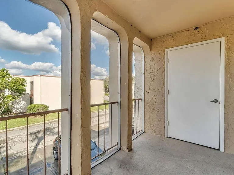 542 Orange Dr #26 — Photo 32