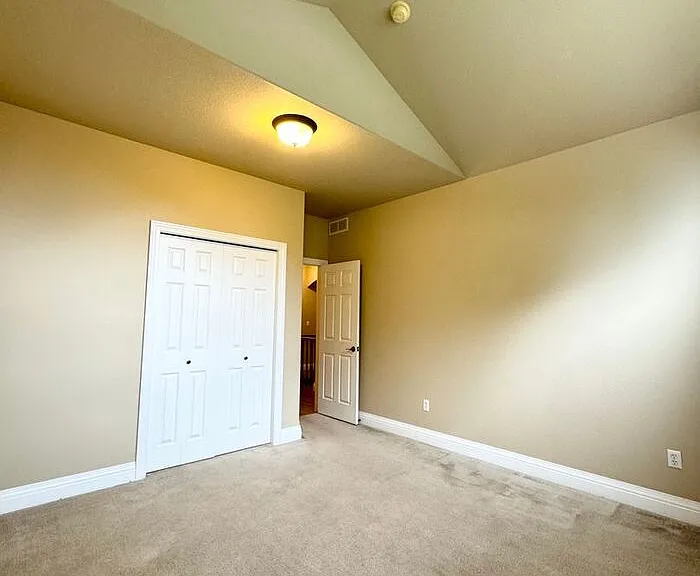 4960 Hornbeam Ct — Photo 17