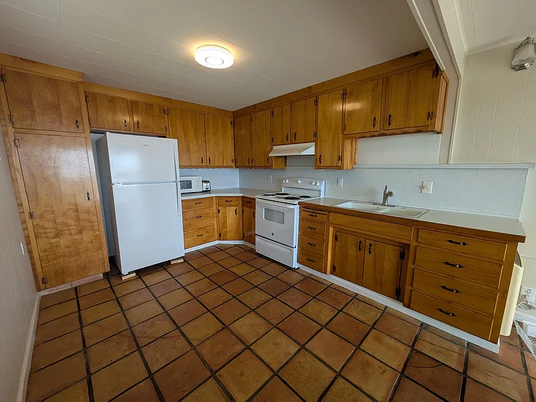 2698 Koa Ave #A — Photo 6
